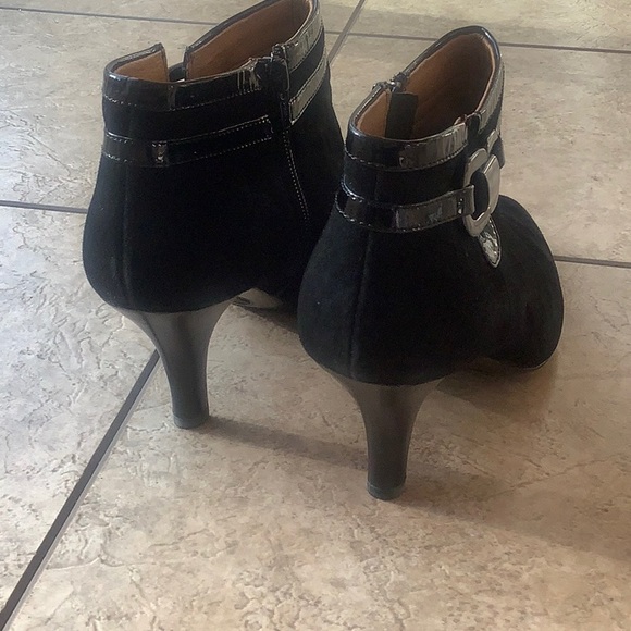 Black bootie - Picture 4 of 11